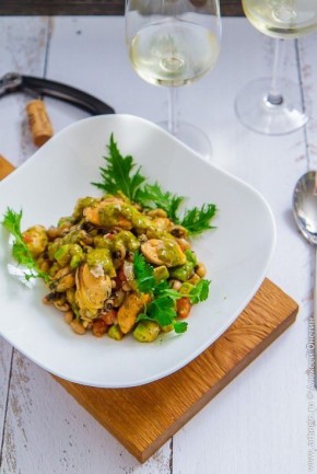 Салат из мидий с фасолью: сочное сочетание морепродуктов и овощей