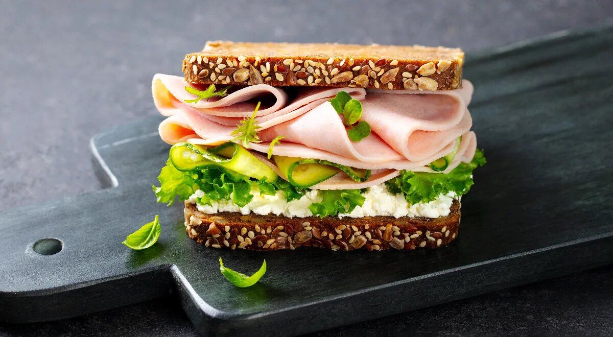 Лучший ресторанный лайфхак для бутербродов скрывается в заправке