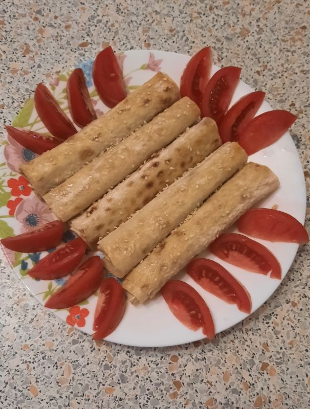 Лаваш с яйцом и зеленым луком: идеальное быстрое угощение