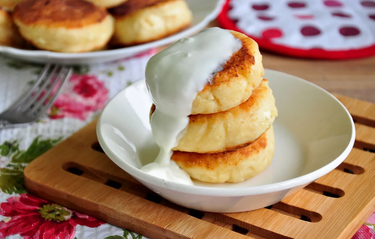 Нежные сырники с изюмом: секреты идеального завтрака