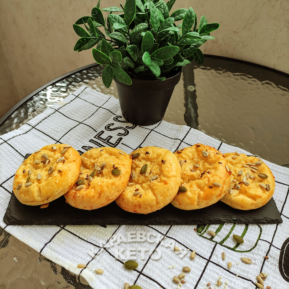 Невероятные запеченные кето сырники: идеальный перекус для гурманов