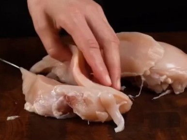 Нежное куриное филе с луковым соусом: секрет домашней кухни