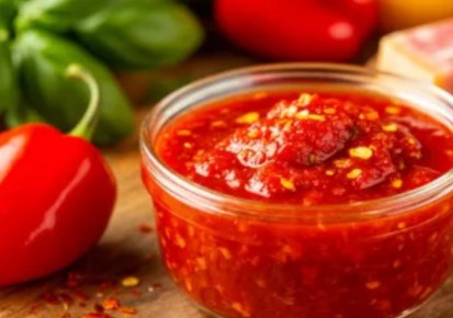 Создайте неповторимый сладко-острый соус из перцев: простота в каждой банке