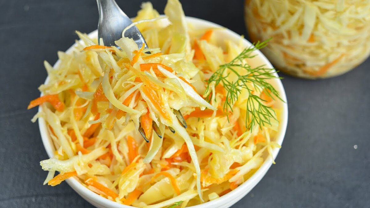 Квашеная капуста за сутки: хрустящий рецепт в кисло-сладком маринаде