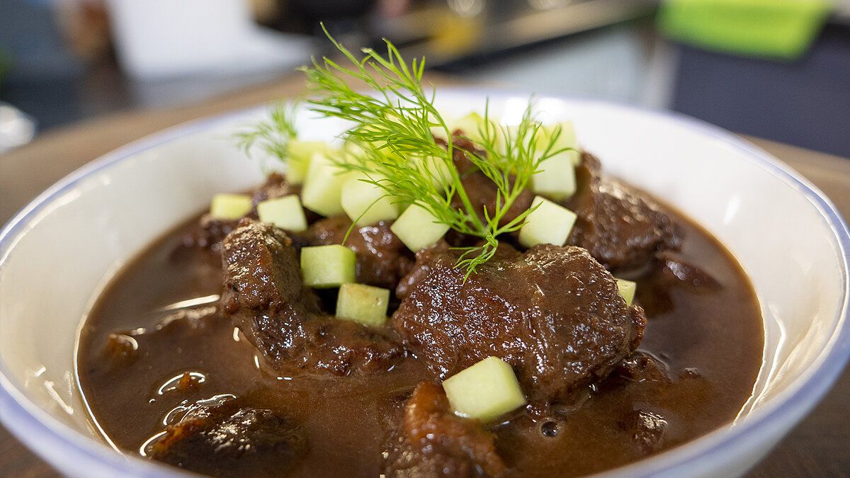 Говядина в квасе: ресторанный рецепт, который стоит попробовать