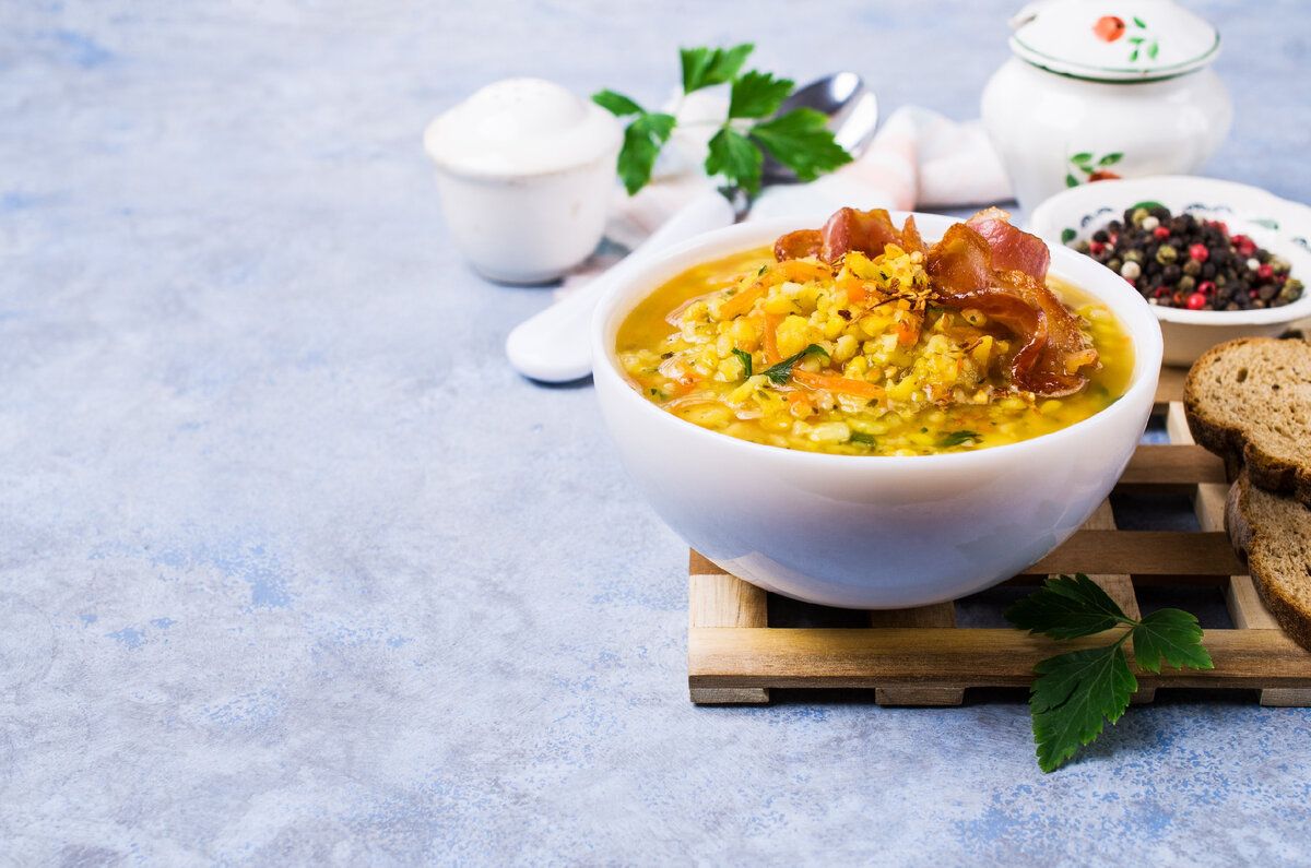 Чечевичный суп с беконом: согревающее уютное блюдо на зиму