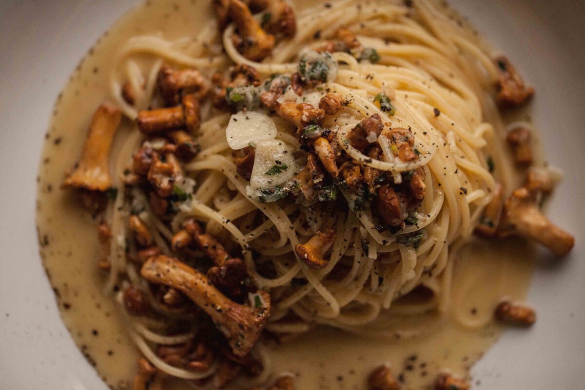 Погрузитесь в мир вкуса: домашняя паста с грибным рагу