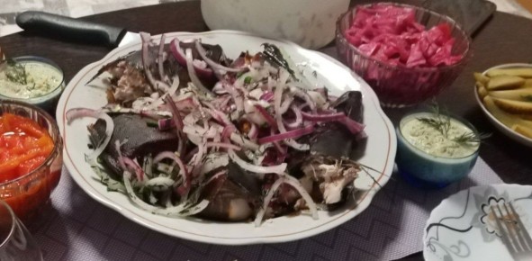 Копчёный терпуг с соусом тар-тар: гурманам на заметку