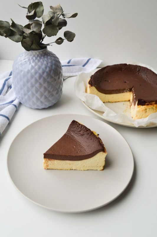 Нежный творожный чизкейк с шоколадным слоем