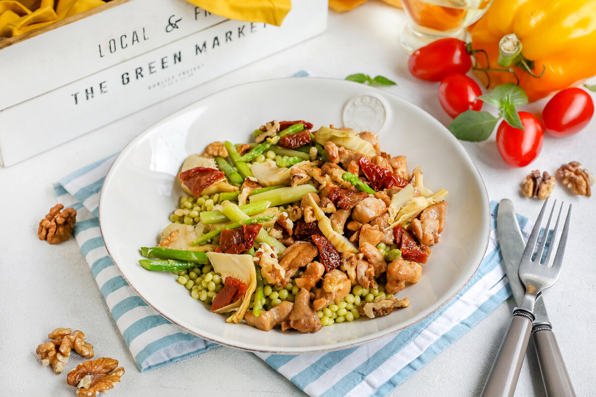 Погружение в израильскую кухню: курица с птитимом и спаржей