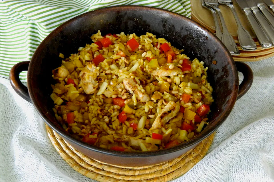 Новая интерпретация риса и курицы: готовим индийский салат