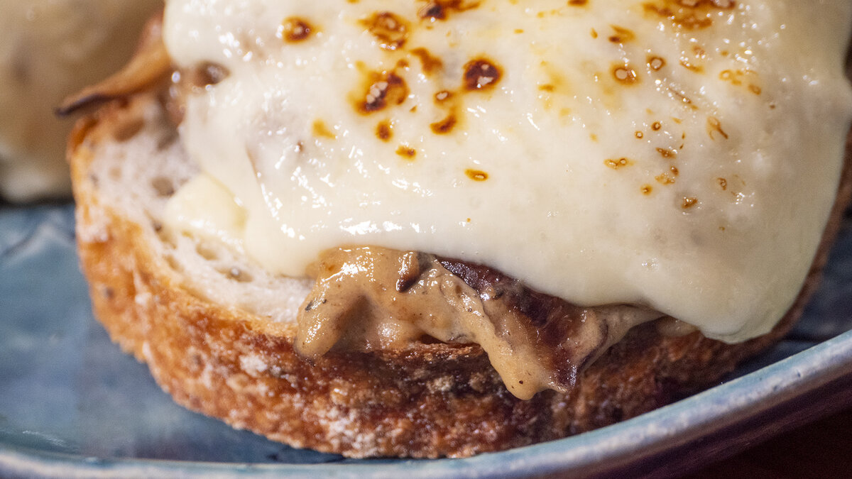 Французская традиция в советской кухне: секреты идеального жюльена с сырной корочкой