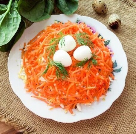 Нежный салат "Гнездо глухаря" с корейской морковью