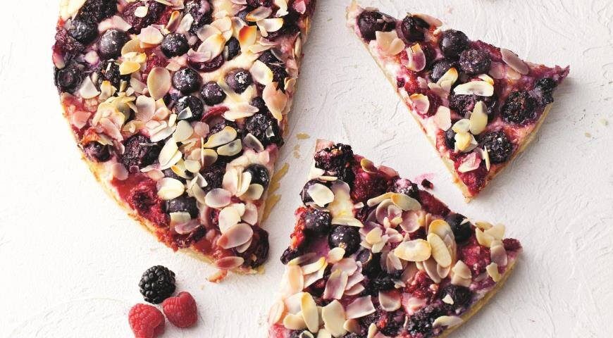 Творожный пирог с ягодами: незабываемый вкус для вашего стола