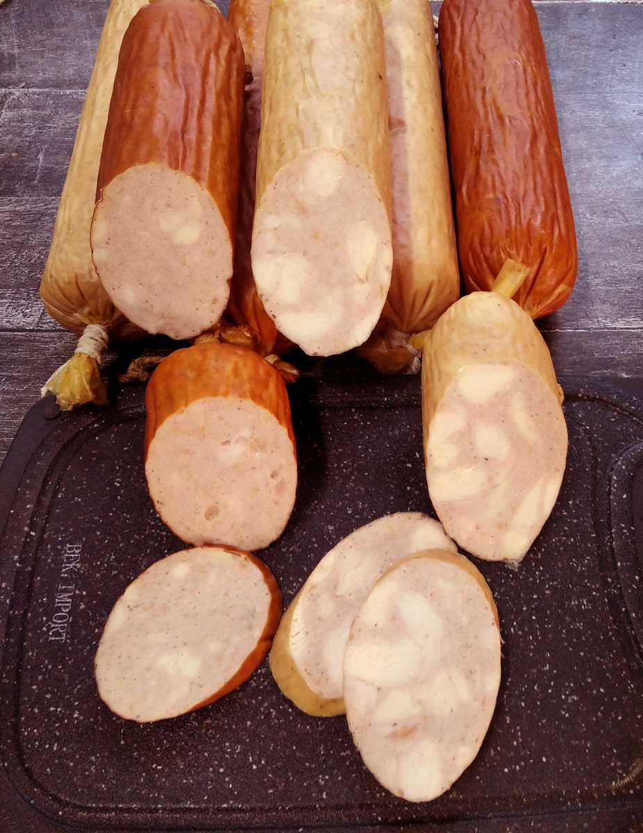 Нежная колбаса из свинины и курицы: секреты приготовления