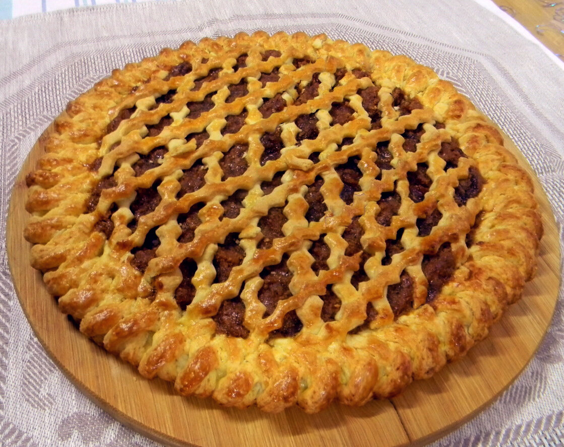 Как преобразить пирог из песочного теста с помощью творчества