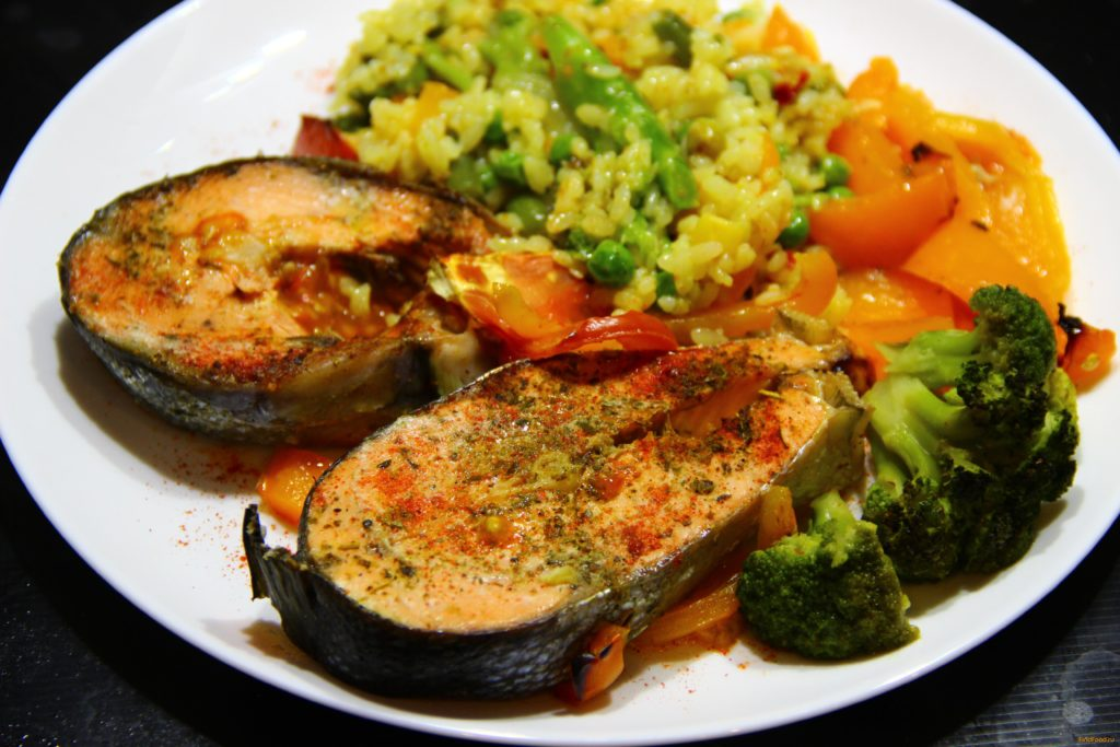 Совершенное сочетание: запеченный кижуч с овощами