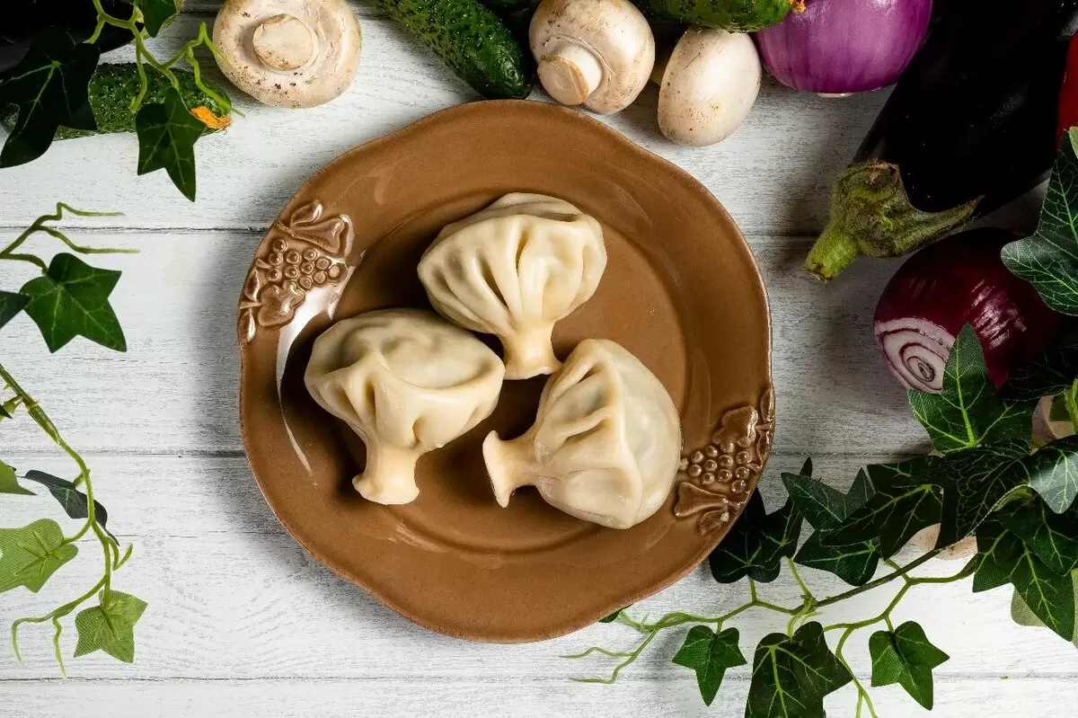 Хинкали: вкусные традиции и секреты правильного употребления любимого блюда Грузии