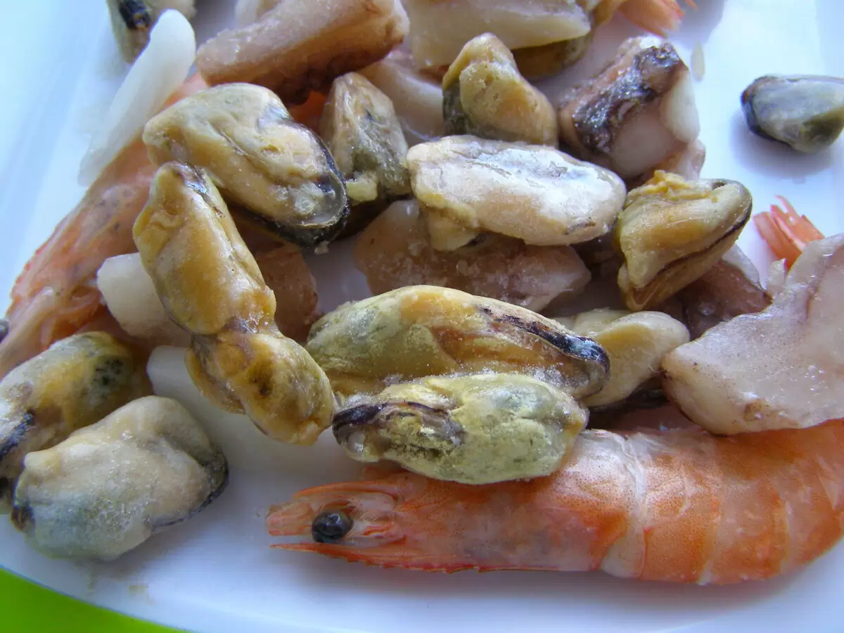 Как морепродукты и весенние овощи способны поднять настроение: быстрый и полезный рецепт