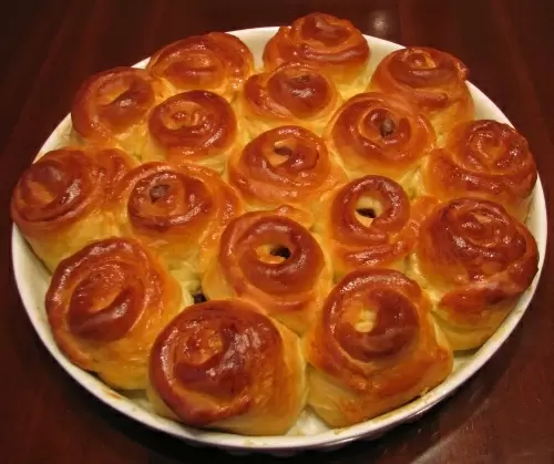 Шоколадно-Ореховый Дрожжевой Пирог: Быстрый Рецепт для Сладкого Угощения