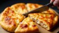 Кулинарный хит: Пирог с картошкой и моцареллой без выпечки, который удивляет всех