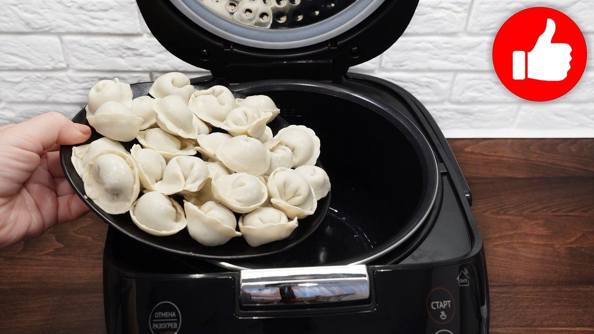 Удивительные пельмени в омлете: быстро и вкусно в мультиварке
